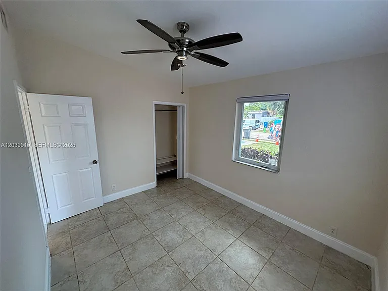 4410 SW 39th St — Photo 17