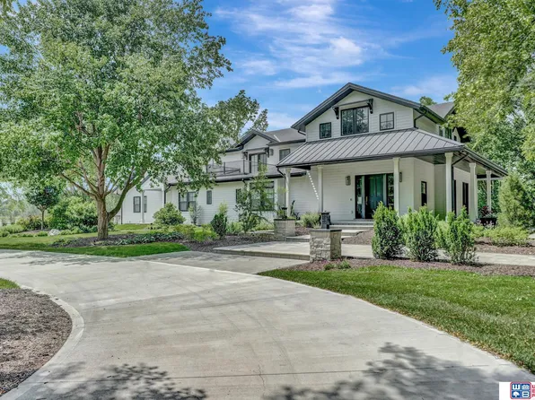 11200 Secretariat Dr, Walton, NE 68461