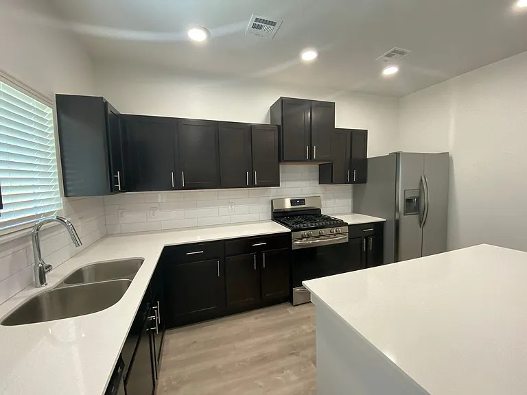 13512 Vinita Dr — Photo 9