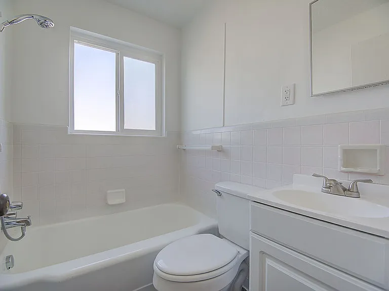 232 N 200 W #4 — Photo 6