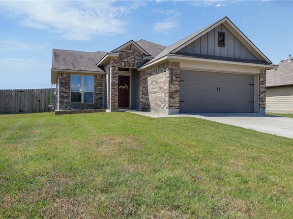 831 Mockingbird St, Navasota, TX 77868