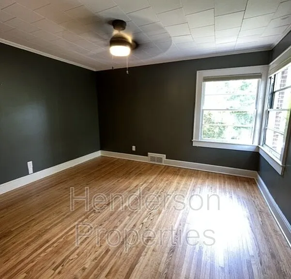 1631 Maple Ave — Photo 9