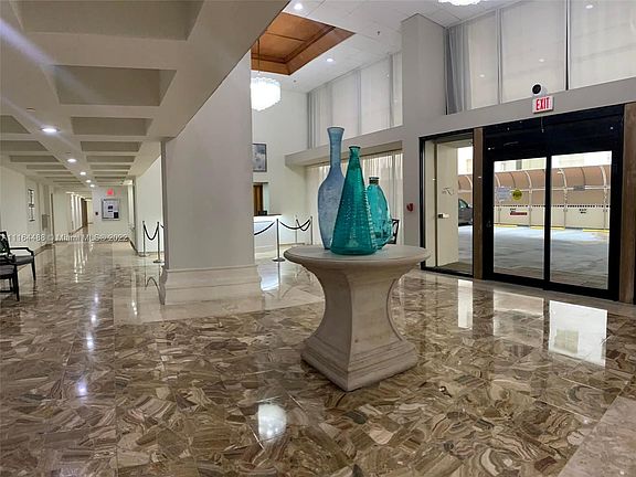 3rd image of 6061 Collins Ave APT 11B