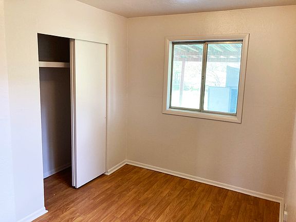 5th image of 809 N Clover Dr