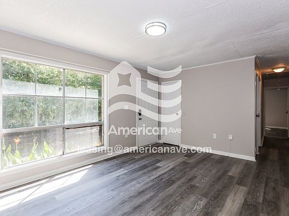 12996_004_living_room_4.jpg