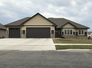 608 11th Street Ct NE, New Prague, MN 56071