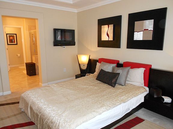 master bedroom bathroom