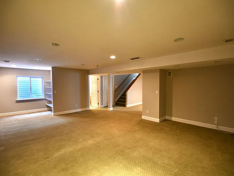 2740 Wabash St — Photo 13