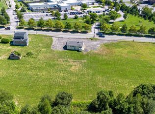 576 Faunce Corner Rd, Dartmouth, MA 02747