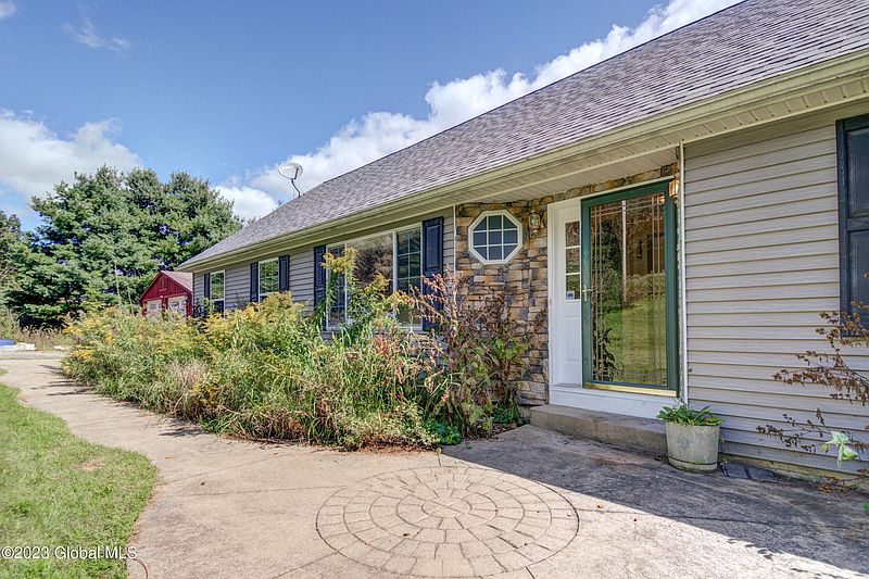 2nd image of 318 West Rd Road
