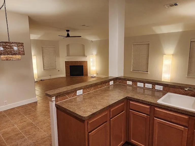 4519 Woodspring Glen Ln — Photo 6