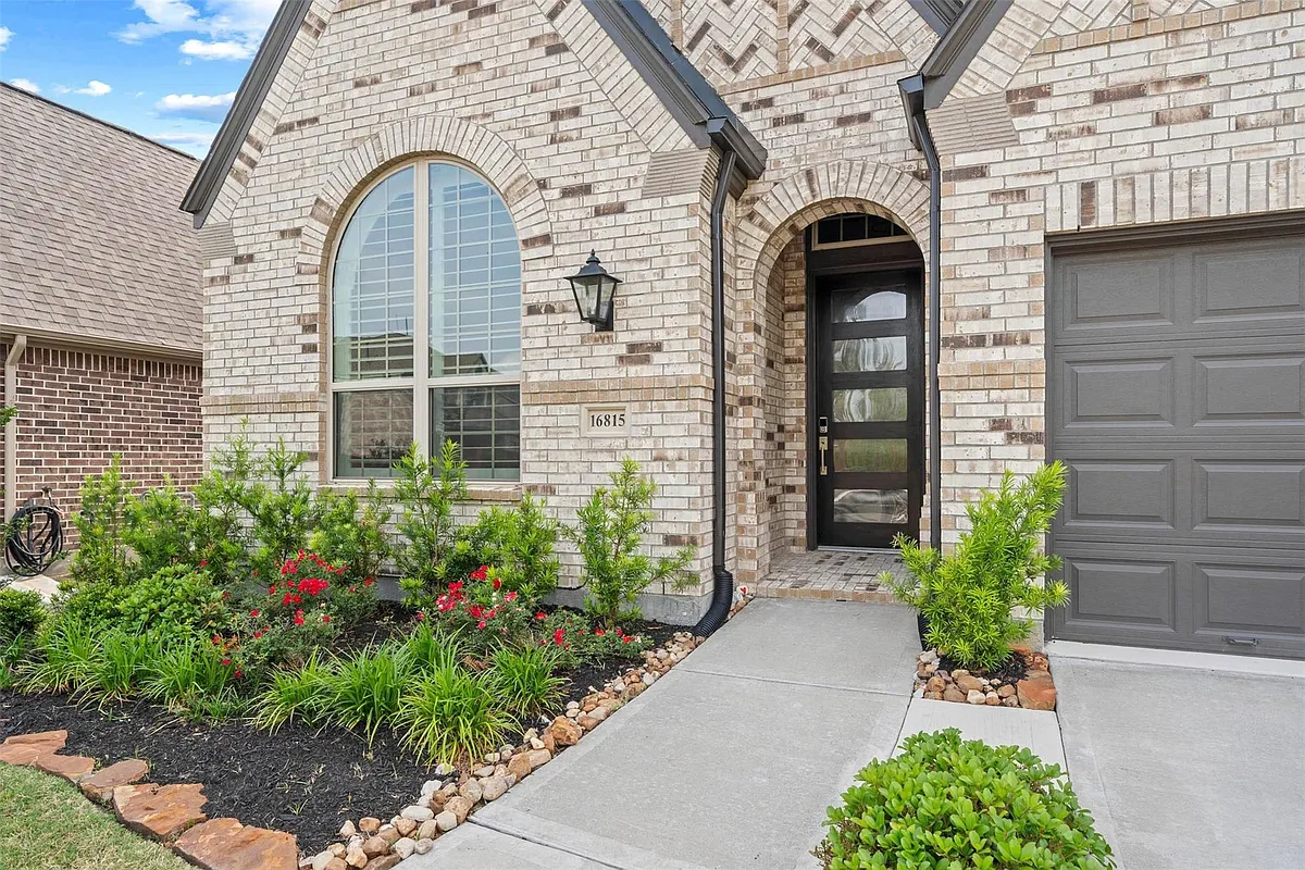 Photo 2 of 41 - 16815 Lupine Meadow Ln - Humble, TX Building Photo - 16815 Lupine Meadow Ln