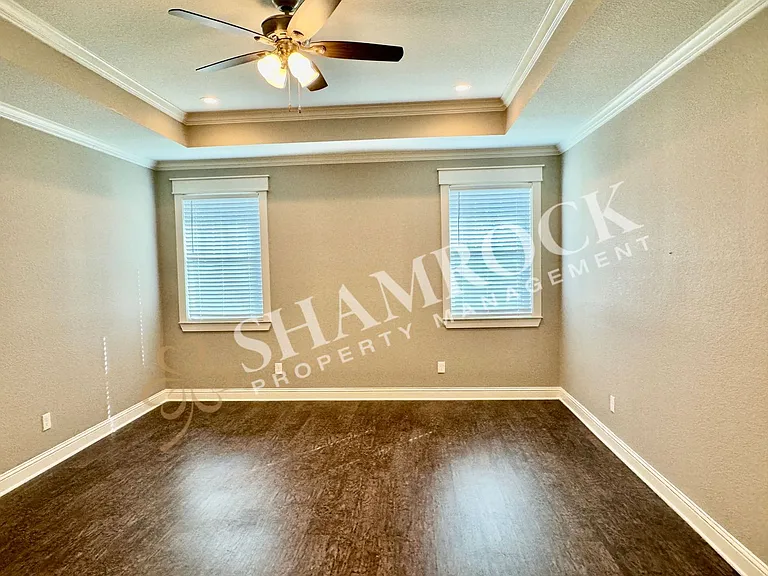 10305 T Bury — Photo 7
