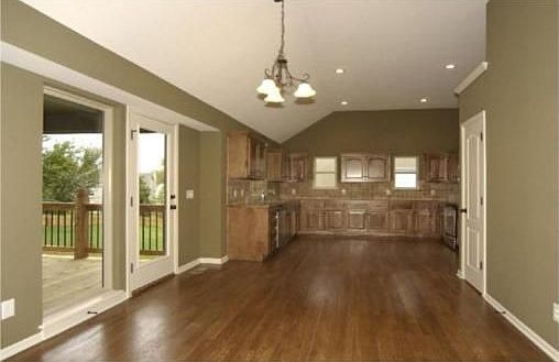 Simulated Breakfast Room & Kitchen