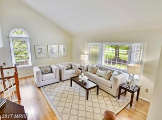 1276 Golden Eagle Dr, Reston, VA 20194