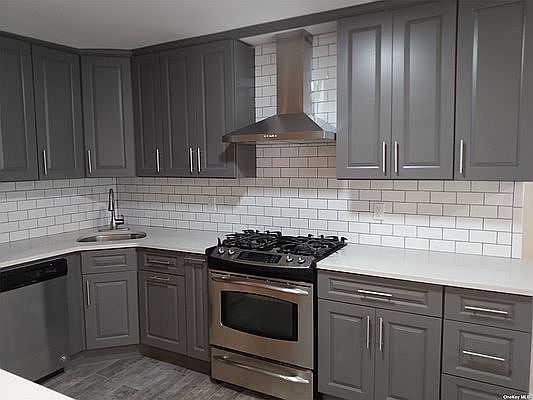 2nd image of 25-22 Parsons Blvd #3