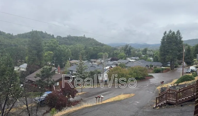 1384 NE Ridge Ave — Photo 26