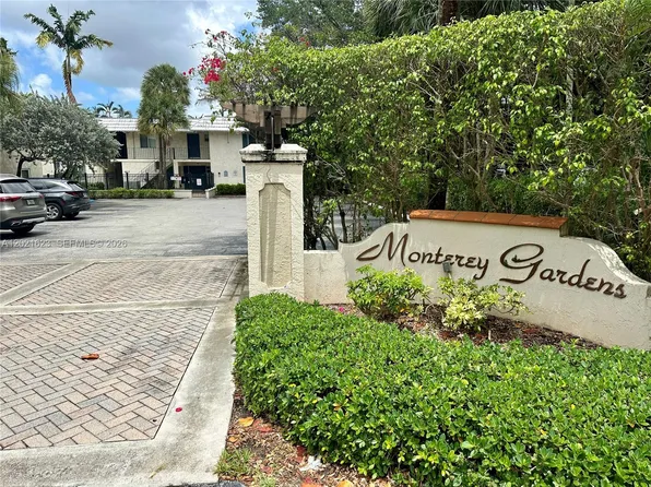 8617 SW 68th Ct APT 26, Pinecrest, FL 33156