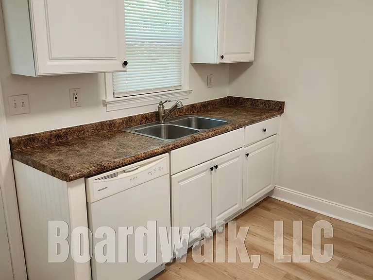 26 Orlando Ave — Photo 7