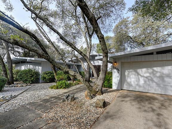 2nd image of 3065 Cedarhurst Ct