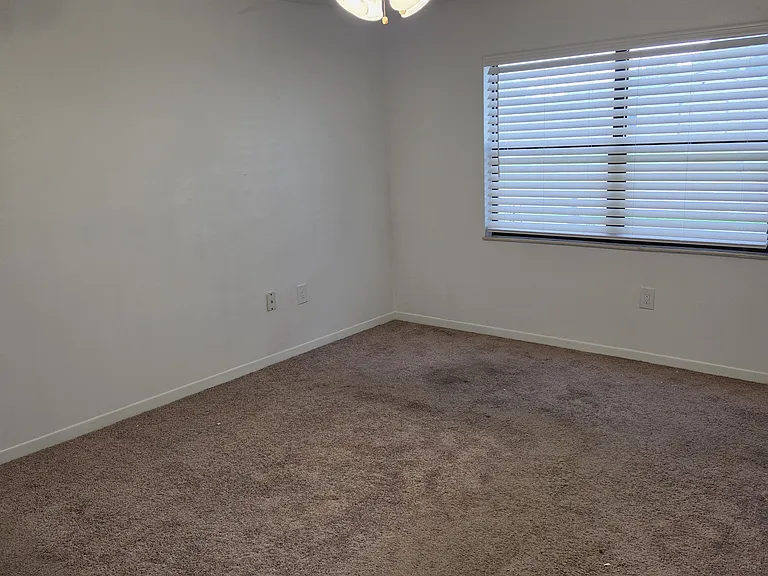 618 Banderas Ave — Photo 16