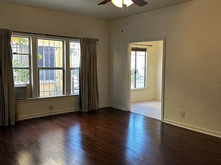 314 N Curson Ave #104 — Photo 5