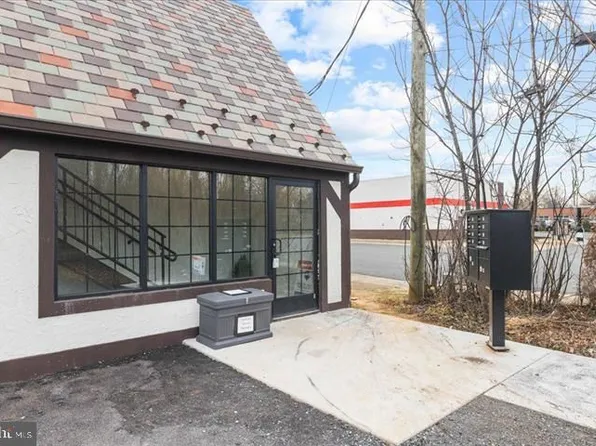 380 Broadview Ave APT 5, Warrenton, VA 20186