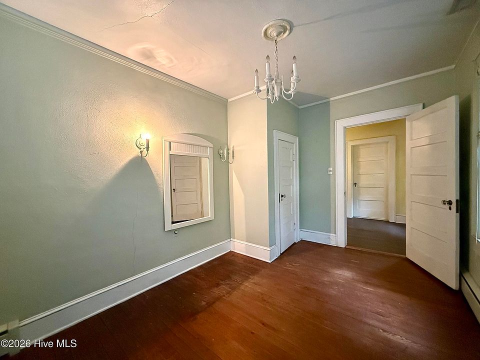 43rd image of 318 W Church Street