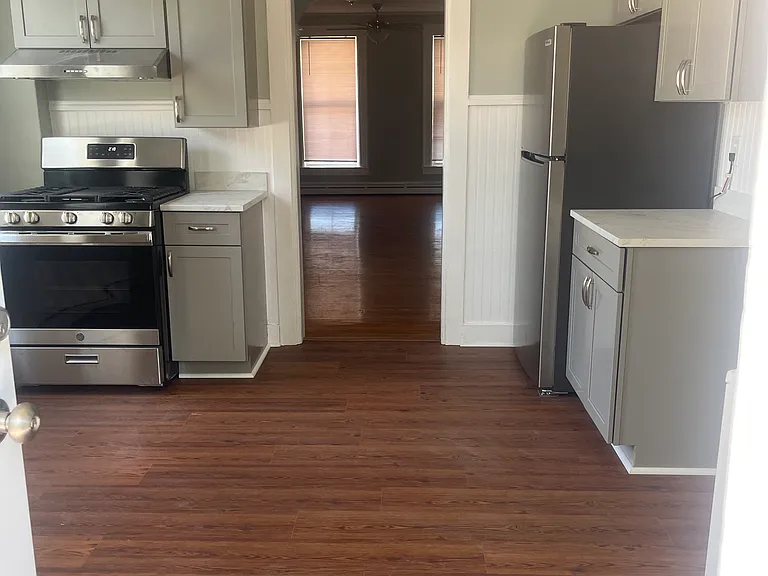 303 S 3rd St — Photo 2
