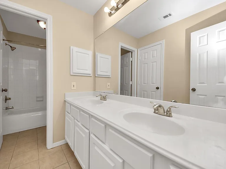 323 N Esplanade Ln — Photo 30