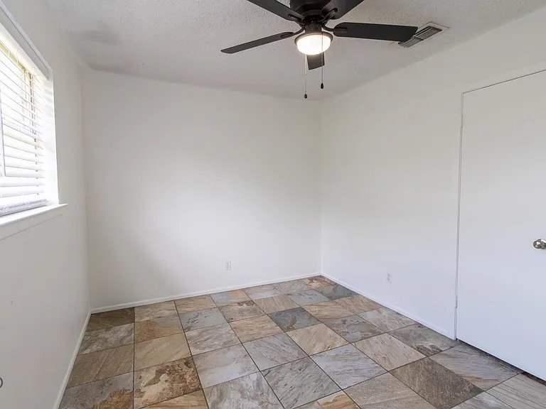 1020 Foley Ave — Photo 16
