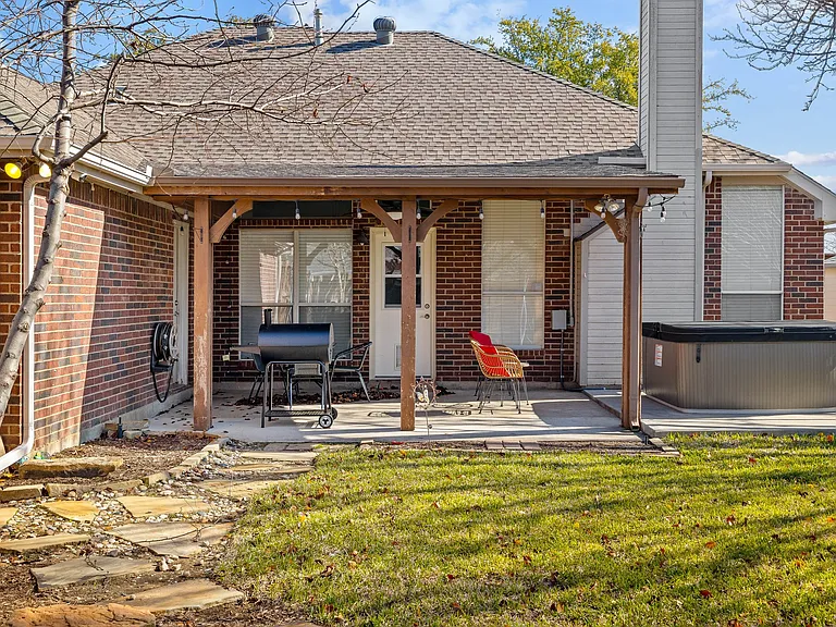 8317 Greenfield Dr — Photo 19
