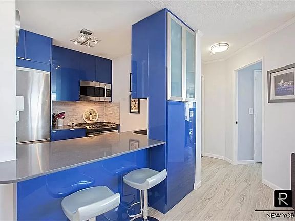 5th image of 415 E 37th St APT 12C