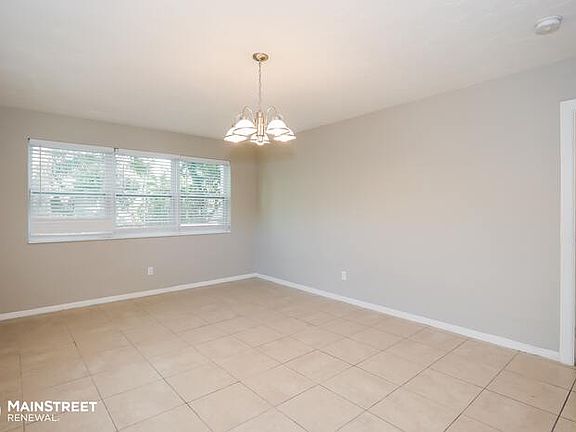 5th image of 1155 NE 133rd St N