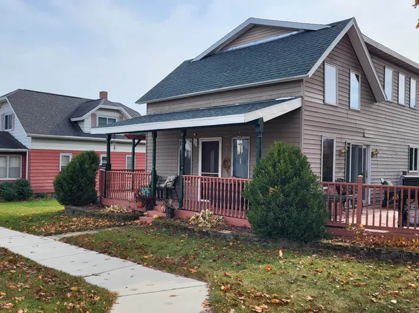 519 9th Ave, New Glarus, WI 53574