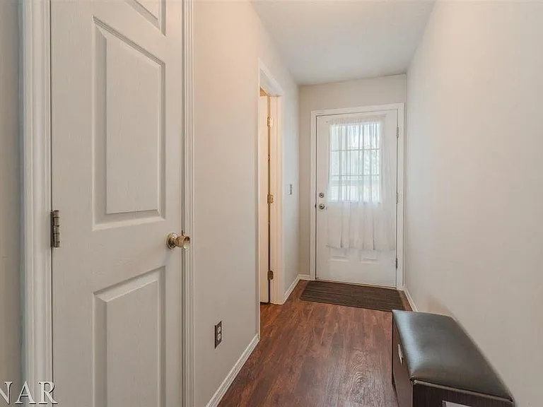 1222 Colonial Ave — Photo 3
