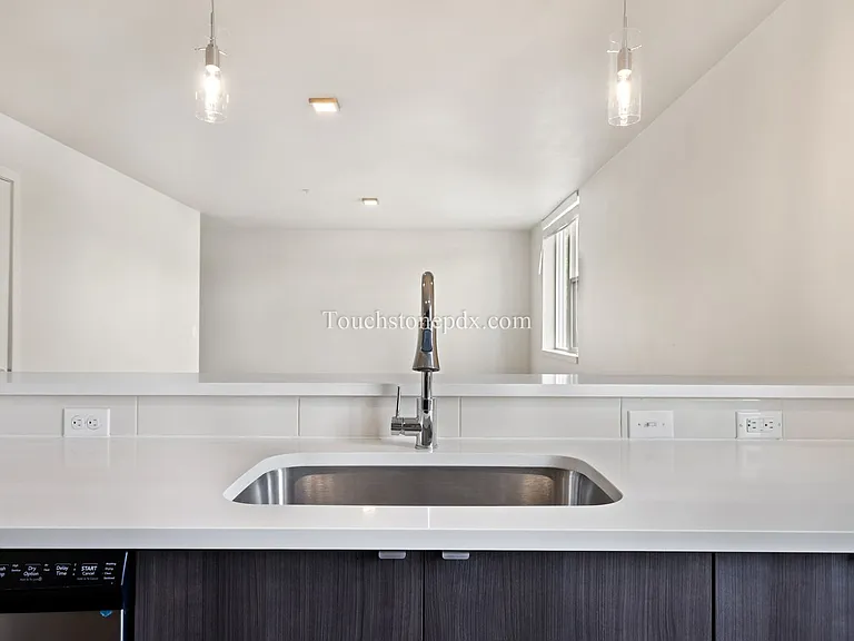 424 NE Jessup St #10 — Photo 13