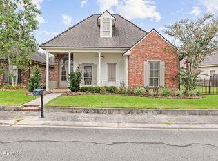 107 Saint Girons Dr, Lafayette, LA 70507