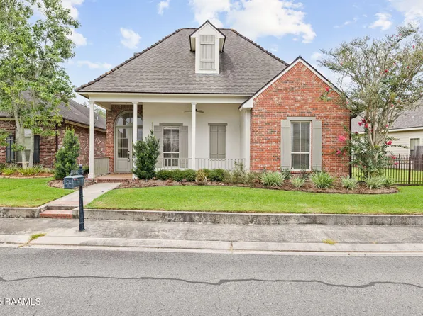 107 Saint Girons Dr, Lafayette, LA 70507