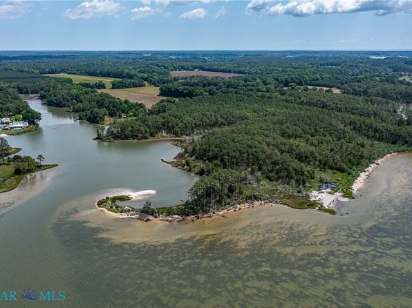 1439 N River Rd, Bohannon, VA 23021