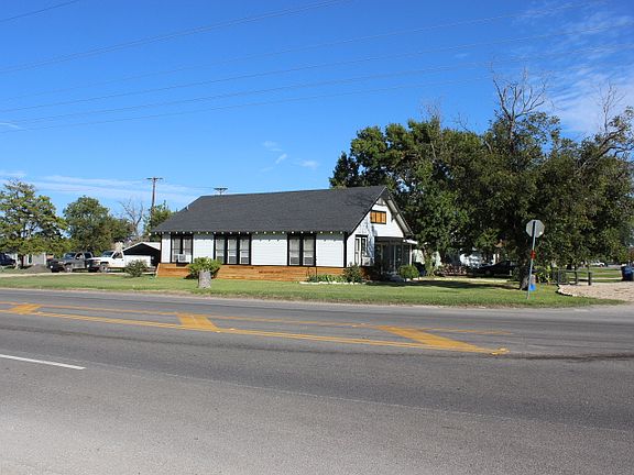 4th image of 304 E Davilla St