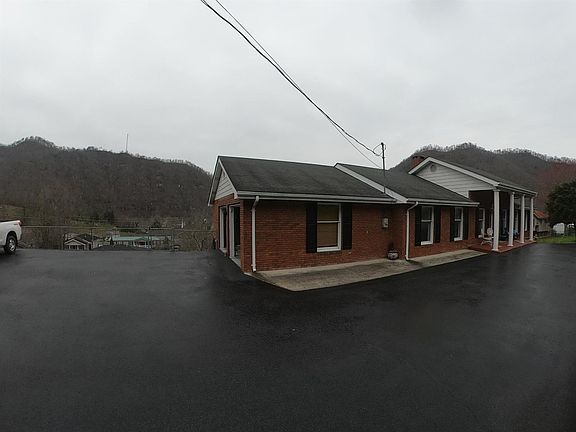 2nd image of 300 SE 6th St