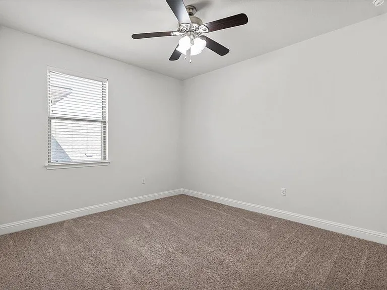 6717 Vicenza Dr — Photo 32