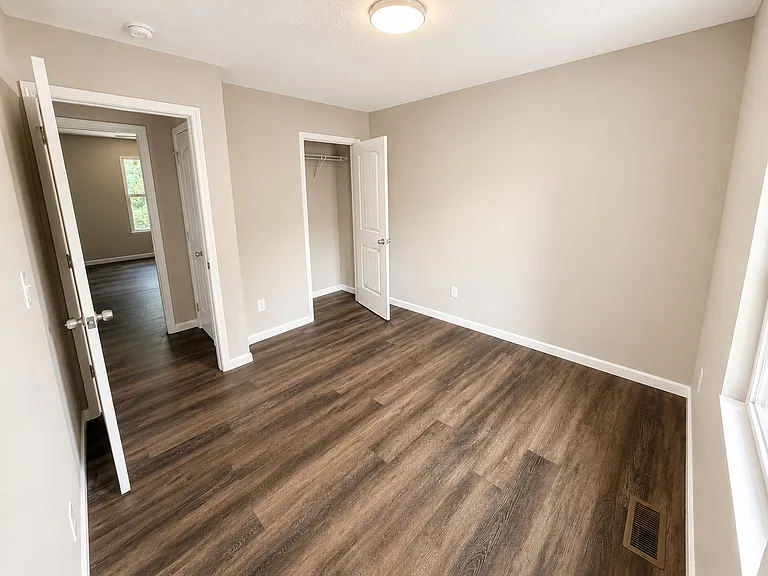 121 Jonathan Ln — Photo 6