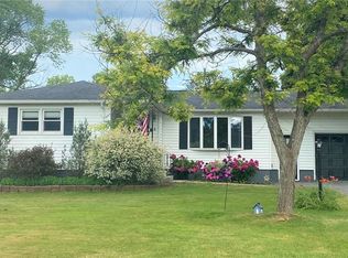 16 Berkshire Dr, Westmoreland, NY 13490