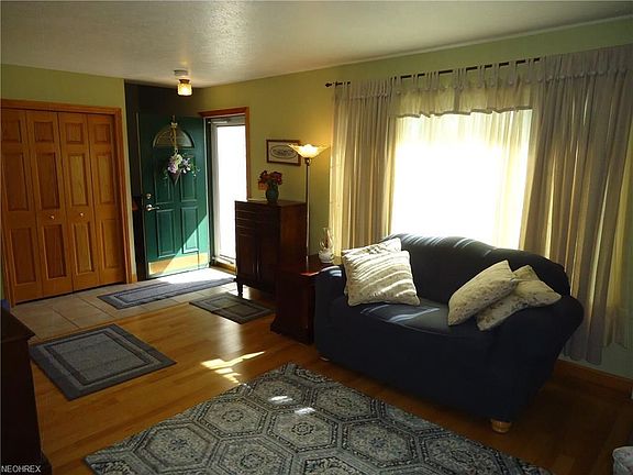4th image of 5773 Springwood Ct