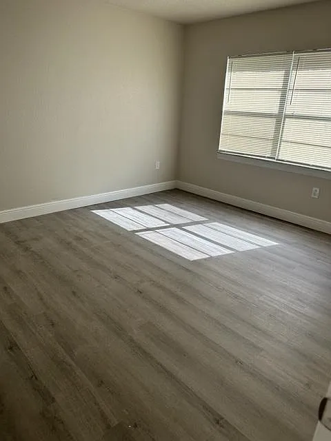 2 bed, 1040 sqft, $1,600 — Photo 4