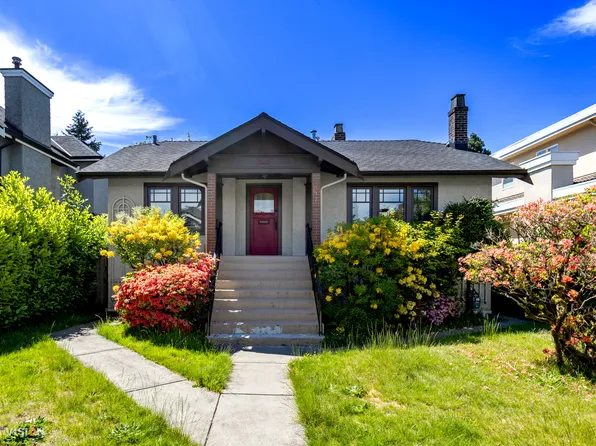 20XX W 46th Ave, Vancouver, BC V5Y 2W9