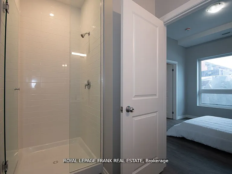 513 Dundas St E #E2 — Photo 6