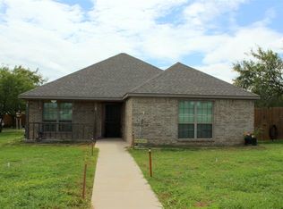 517 Lens St, Eastland, TX 76448